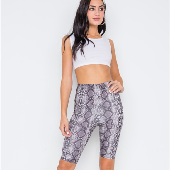 Pants - 🆕 Snake Print Bike Shorts